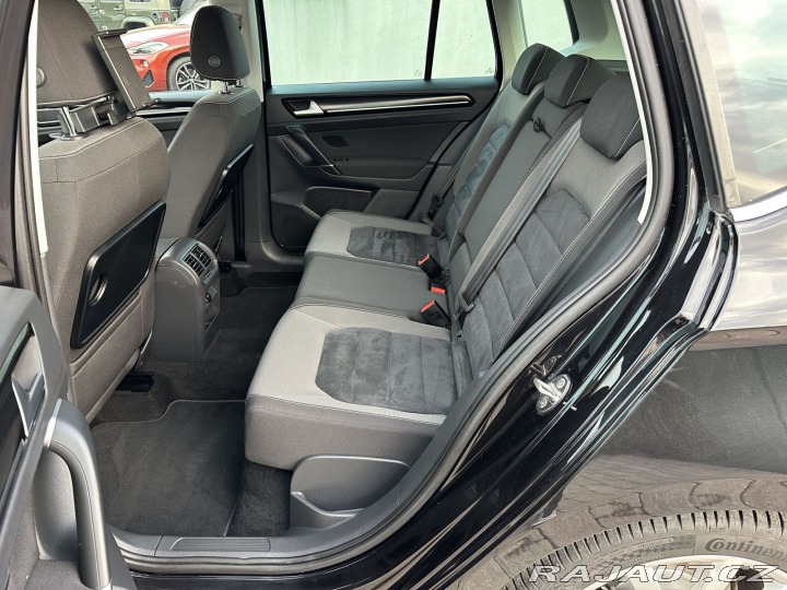 Volkswagen Golf Sportsvan 2,0TDI 110kW HIGHLINE TAŽ 2015