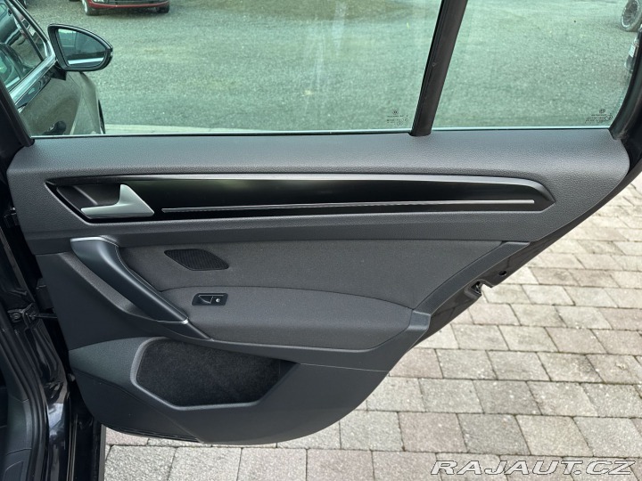 Volkswagen Golf Sportsvan 2,0TDI 110kW HIGHLINE TAŽ 2015