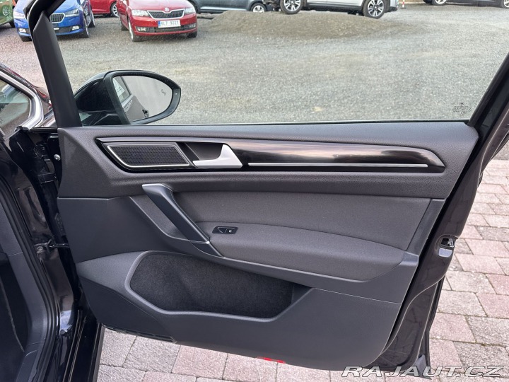 Volkswagen Golf Sportsvan 2,0TDI 110kW HIGHLINE TAŽ 2015