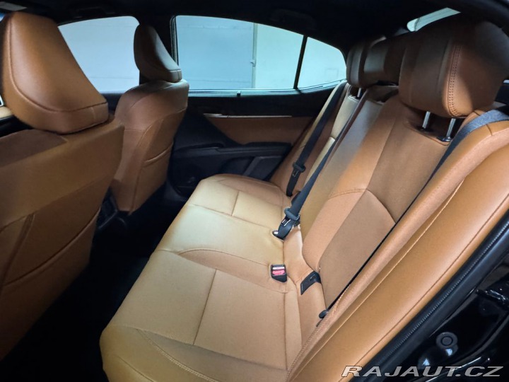 Toyota Camry 2.5 Hybrid Executive 2026