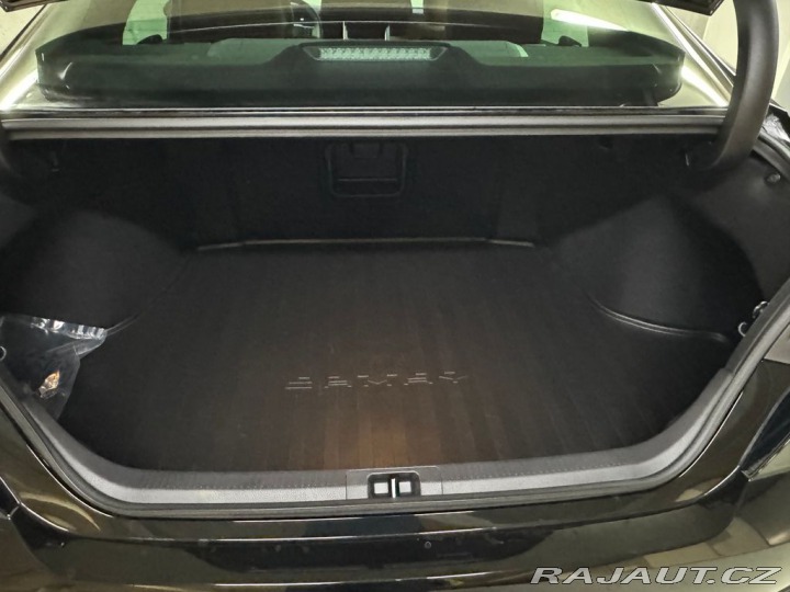 Toyota Camry 2.5 Hybrid Executive 2026