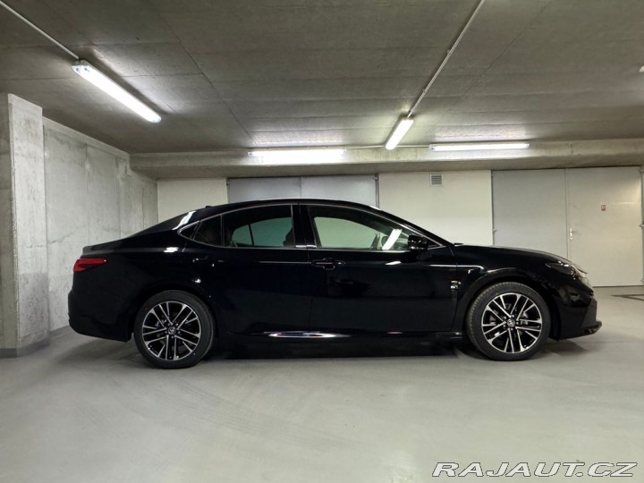 Toyota Camry 2.5 Hybrid Executive 2025