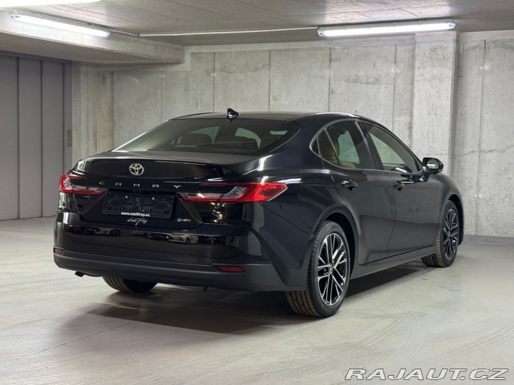 Toyota Camry 2.5, HEV, Executive 2026