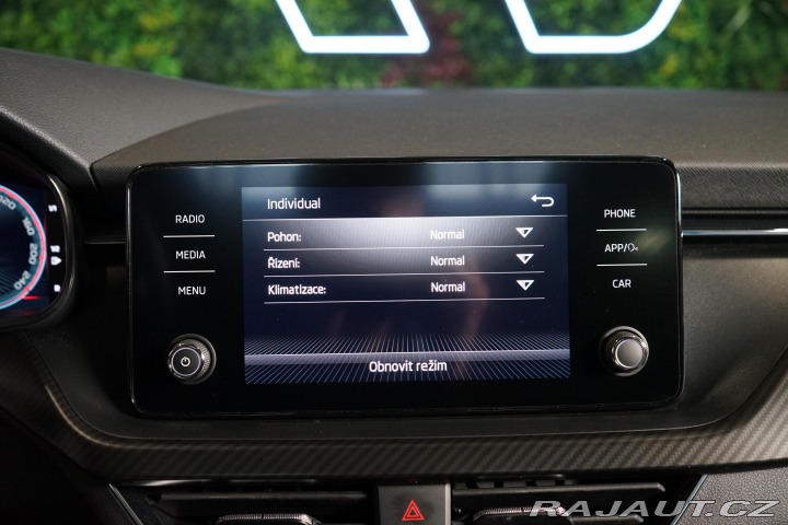 Škoda Scala Monte Carlo DSG Pano Záru 2024