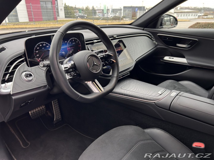 Mercedes-Benz E E 220d 4MATIC AMG 2024