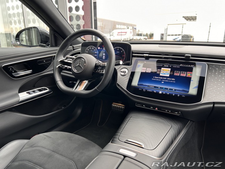 Mercedes-Benz E E 220d 4MATIC AMG 2024