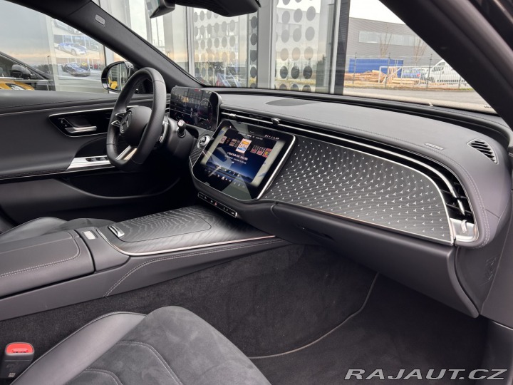 Mercedes-Benz E E 220d 4MATIC AMG 2024