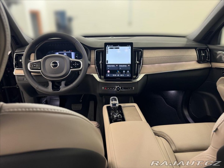 Volvo XC90 2,0 T8 AWD Plus Dark 0647 2025