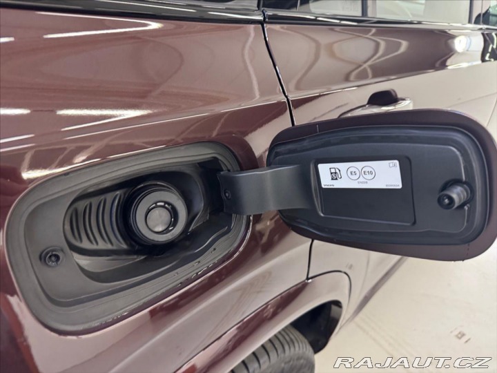 Volvo XC90 2,0 T8 AWD Plus Dark 0647 2025