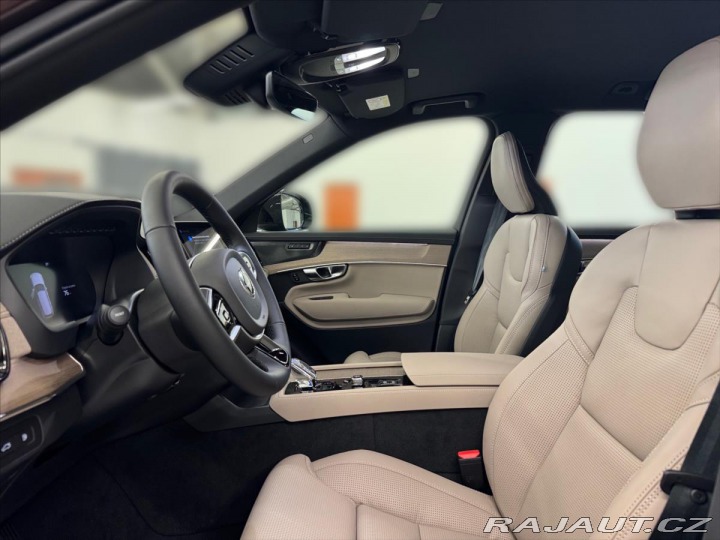 Volvo XC90 2,0 T8 AWD Plus Dark 0647 2025