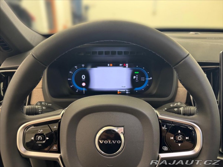 Volvo XC90 2,0 T8 AWD Plus Dark 0647 2025