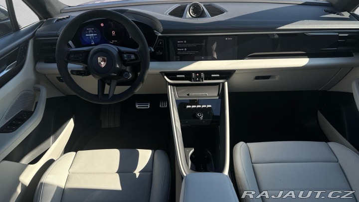 Porsche Macan 4S Electric 2025