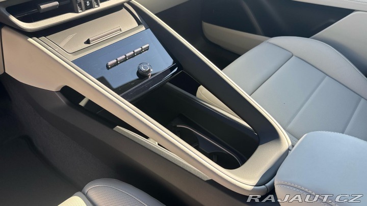 Porsche Macan 4S Electric 2025