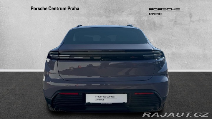 Porsche Macan 4S Electric 2025
