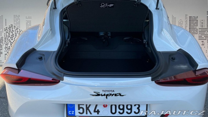 Toyota Supra 3.0 L Twin-Scroll 340 - 8 2024