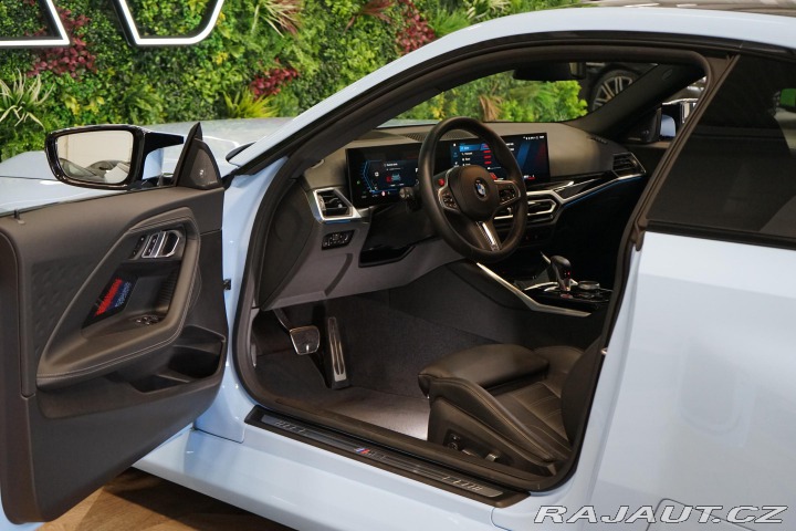 BMW M2 338kW HUD H/K Carbon Záru 2023