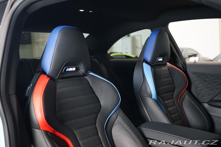 BMW M2 338kW HUD H/K Carbon Záru 2023