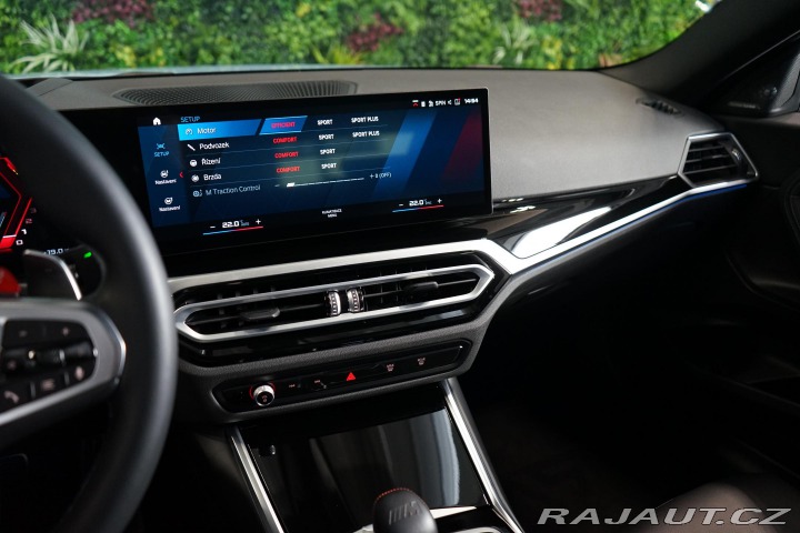 BMW M2 338kW HUD H/K Carbon Záru 2023