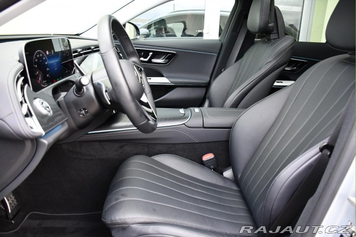 Mercedes-Benz E 300de 4MATIC PANO ZÁRUKA 2023