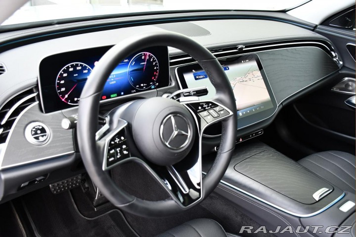 Mercedes-Benz E 300de 4MATI PANO REZERVAC 2023
