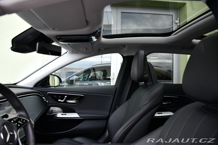 Mercedes-Benz E 300de 4MATIC PANO ZÁRUKA 2023