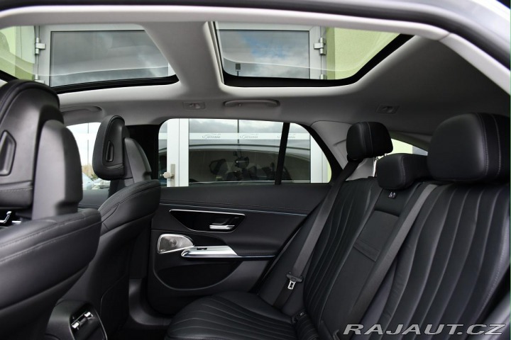 Mercedes-Benz E 300de 4MATI PANO ZÁRUKA 9 2023