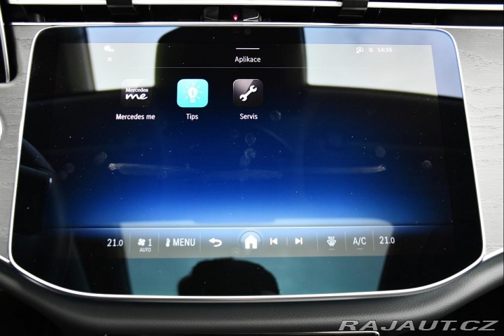 Mercedes-Benz E 300de 4MATI PANO ZÁRUKA 9 2023