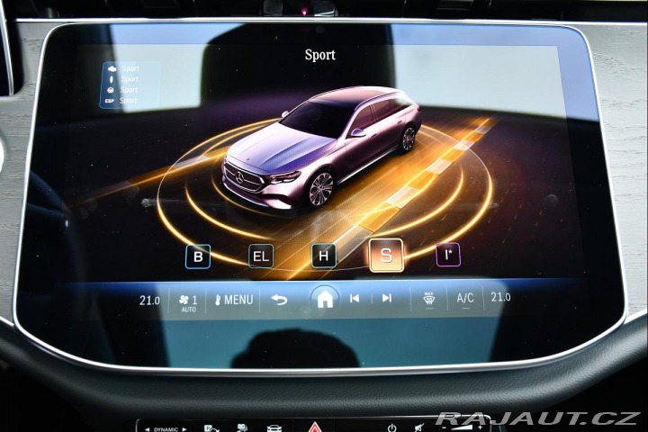 Mercedes-Benz E 300de 4MATI PANO ZÁRUKA 9 2023