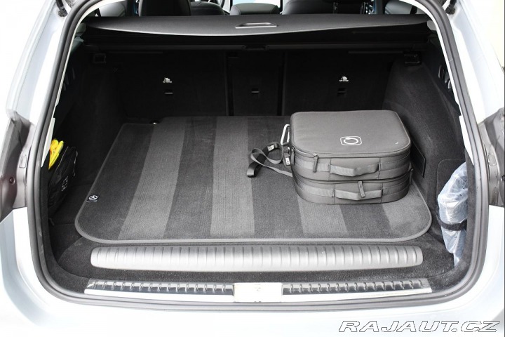 Mercedes-Benz E 300de 4MATI PANO ZÁRUKA 9 2023