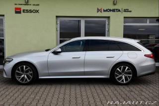 Mercedes-Benz E 300de 4MATIC PANO ZÁRUKA 2023