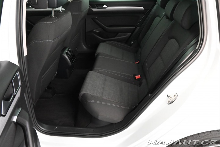 Volkswagen Passat 2,0 TDi 110kW DSG Busines 2022