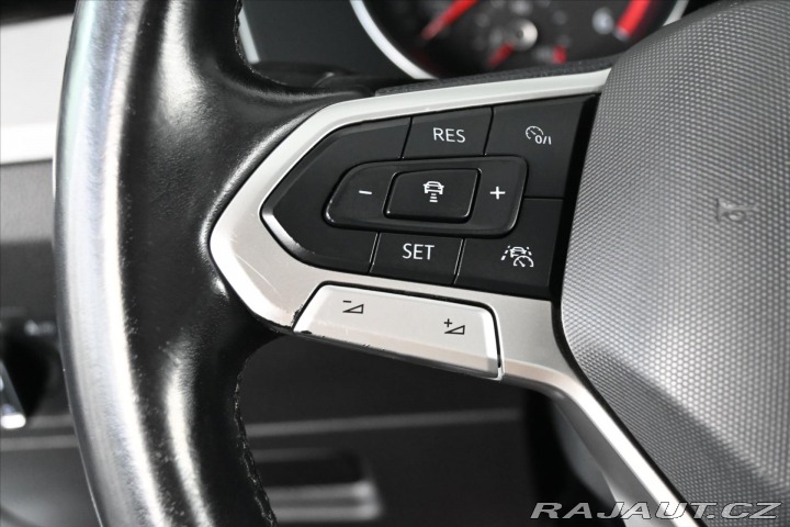 Volkswagen Passat 2,0 TDi 110kW DSG Busines 2022