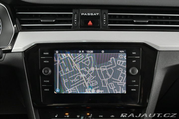 Volkswagen Passat 2,0 TDI 110 kW DSG Busine 2022