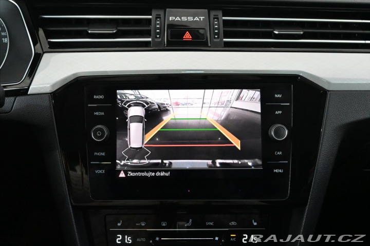 Volkswagen Passat 2,0 TDI 110 kW DSG Busine 2022