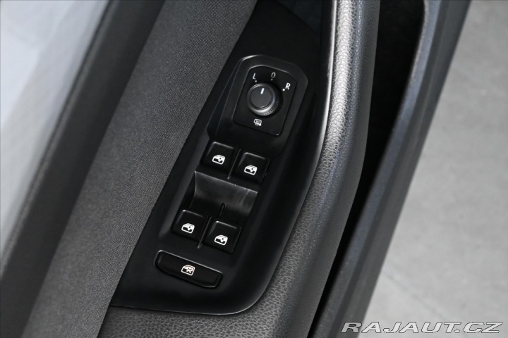 Volkswagen Passat 2,0 TDI 110 kW DSG Busine 2022