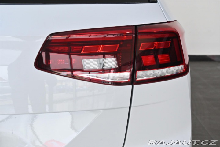 Volkswagen Passat 2,0 TDI 110 kW DSG Busine 2022