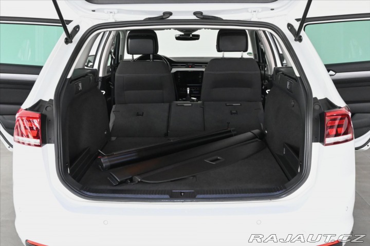 Volkswagen Passat 2,0 TDI 110 kW DSG Busine 2022