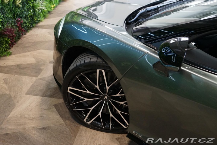 McLaren GT S Lift B&W LED Techlu 2025