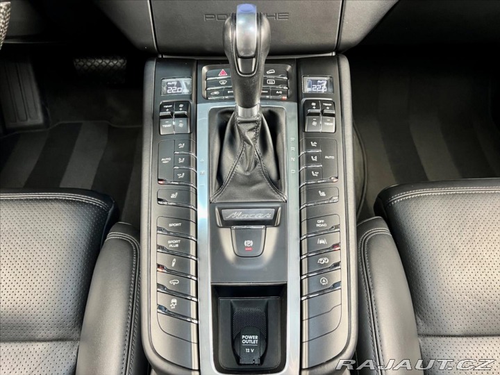 Porsche Macan TURBO PDK, CHRONO, VZDUCH 2016