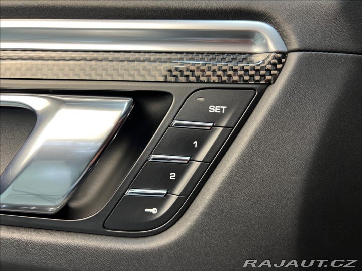 Porsche Macan TURBO PDK, CHRONO, VZDUCH 2016