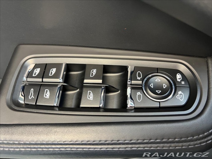 Porsche Macan TURBO PDK, CHRONO, VZDUCH 2016