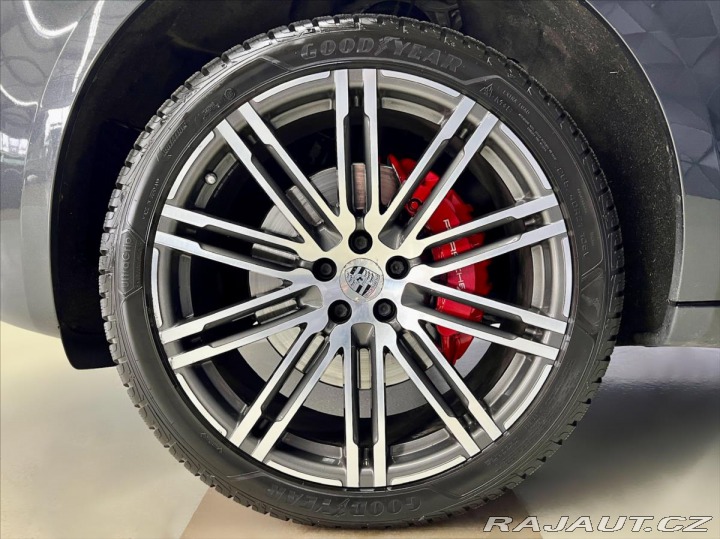 Porsche Macan TURBO PDK, CHRONO, VZDUCH 2016