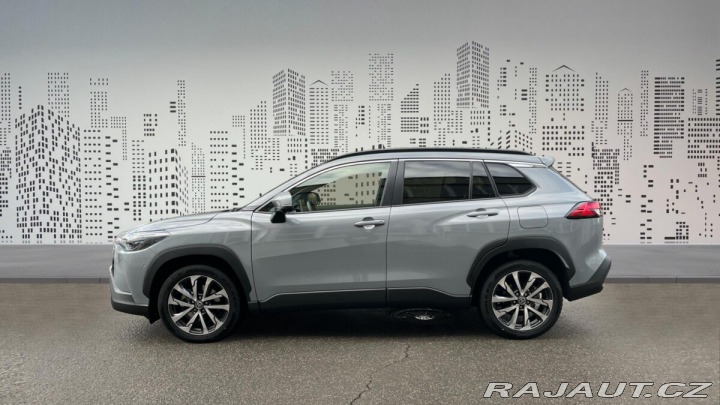 Toyota Corolla Cross 2,0 Hybrid e-CVT Executiv 2024