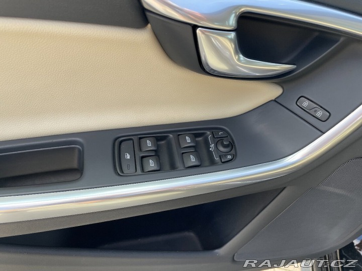 Volvo V60 D4 2015