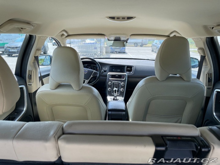 Volvo V60 D4 2015
