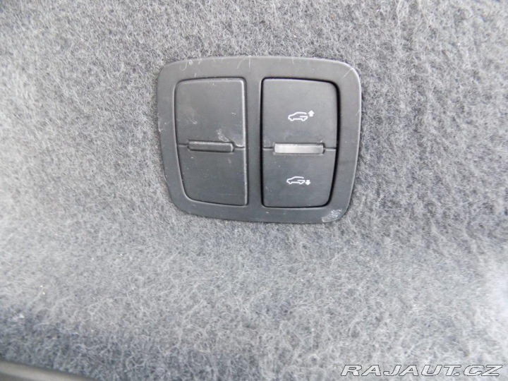 Audi Q7 3.0TDI/4x4/7.míst/LED/NAV 2012
