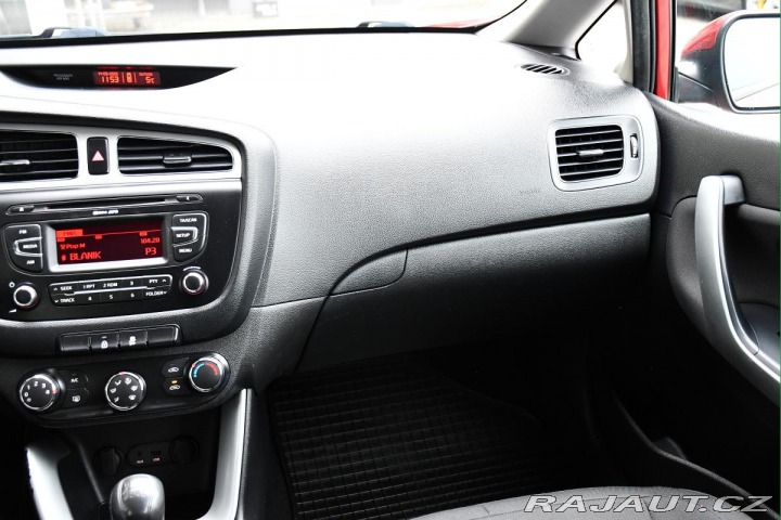 Kia Ceed 1,6i TAŽNÉ ČR REZERVACE 2014