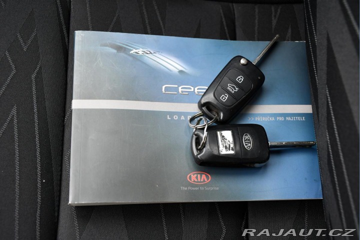 Kia Ceed 1,6i TAŽNÉ ČR REZERVACE 2014
