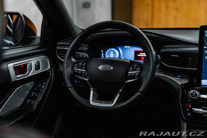Ford Explorer Platinum Plug-in-Hybrid 4 2023