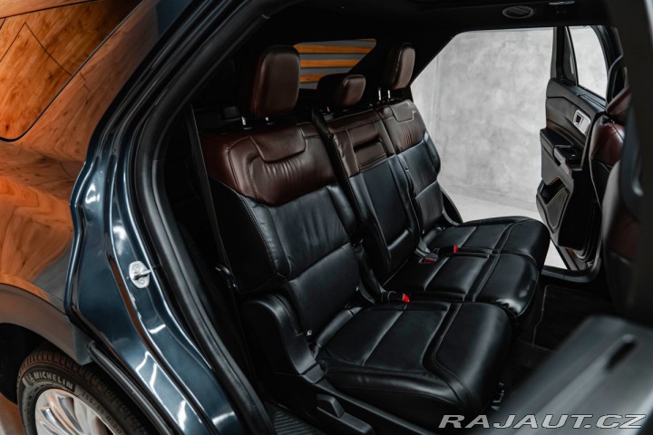 Ford Explorer Platinum Plug-in-Hybrid 4 2023